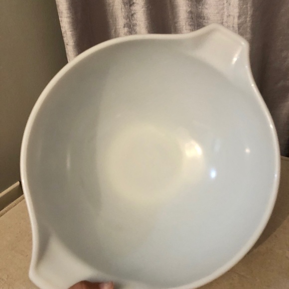 Large Pyrex bowl with gold farm accents - Picture 4 of 5